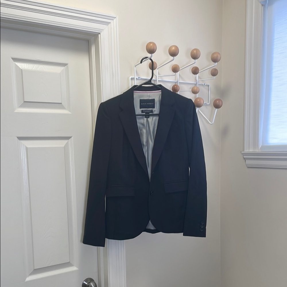 Banana Republic Virgin Wool Italian Fabric Stretch Blazer - Black 4